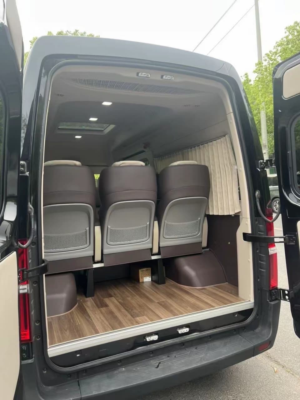 东风御风轻型客车7人 (6)