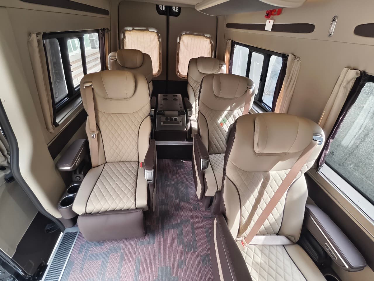 东风御风轻型客车7人 (2)