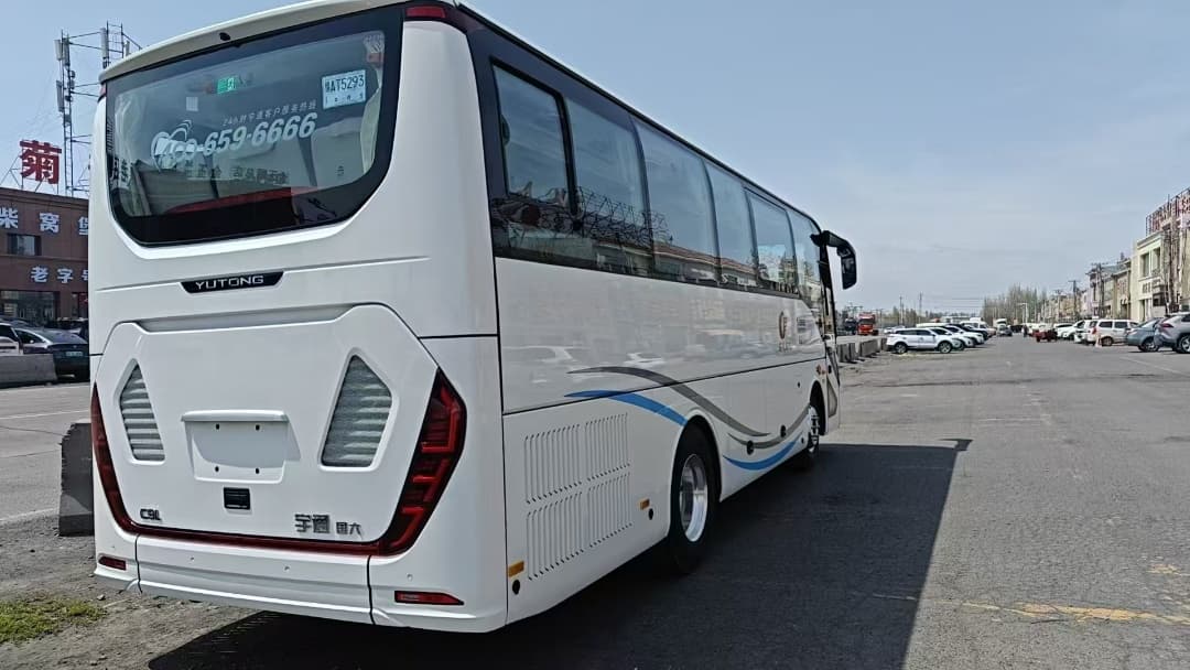 宇通客车18座中型客车 (3)