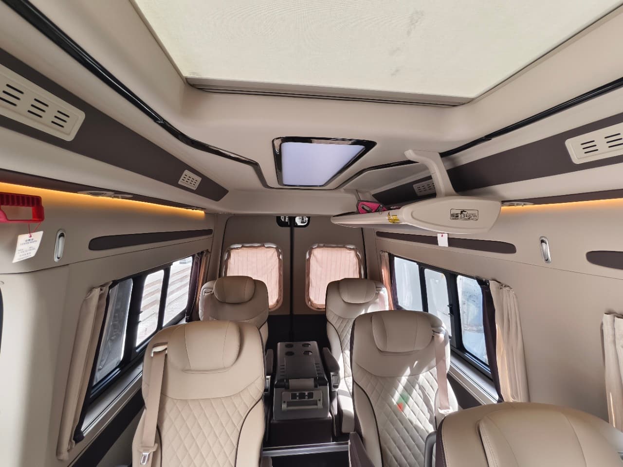 东风御风轻型客车7人 (3)