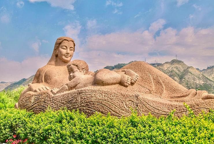 黄河母亲雕像 黄河母亲雕像