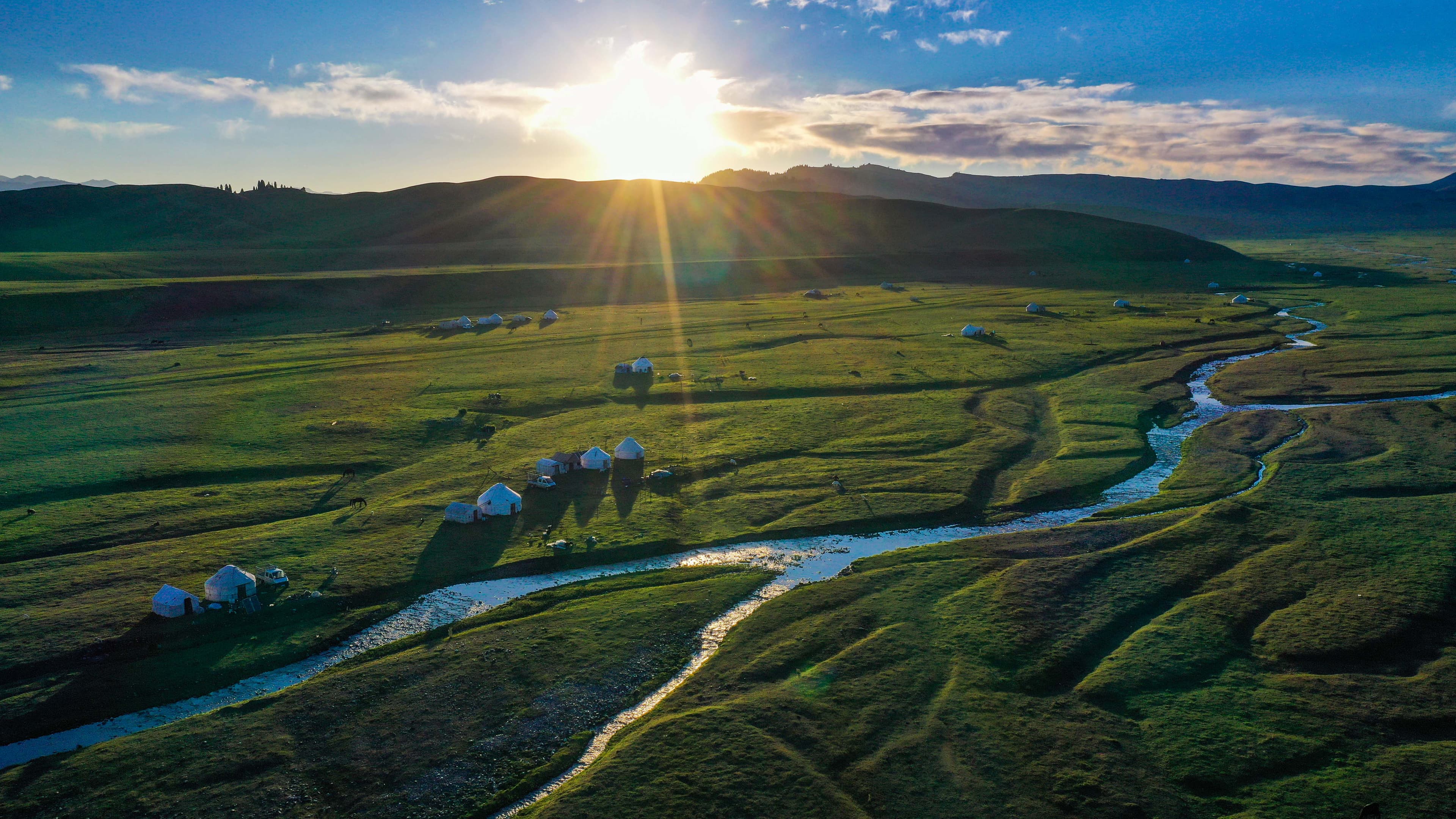 那拉提大草原 那拉提大草原